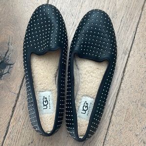 LIKE NEW Ugg ballet slippers with gold dots and fur inside